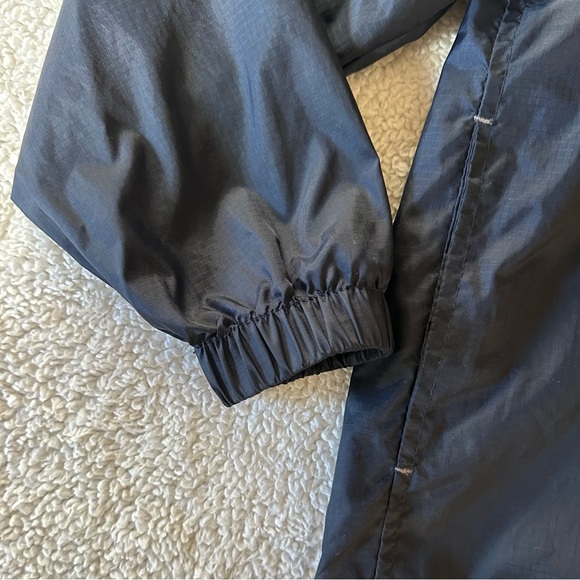 Lands’ End Lightweight Rain Jacket - Picture 6 of 14